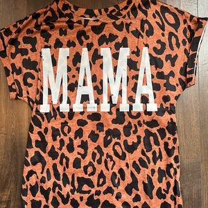 Non wrinkle shirt sleeve leopard MAMA midi dress!